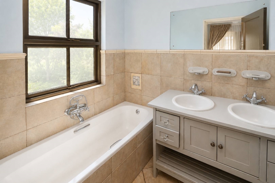 5 Bedroom Property for Sale in Estate D Afrique North West